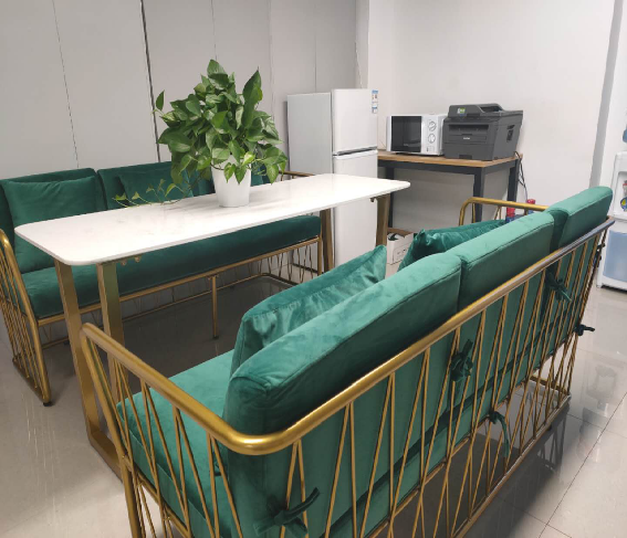 照片6休息区.png